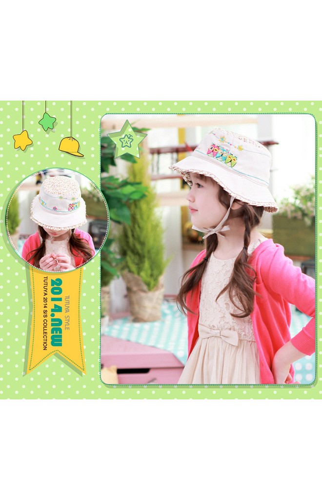 หมวกเด็กหญิง ผ้าพื้นตัดด้วยลายดอก ด้านหน้าหมวกปักรูปนกฮูกและดอกไม้