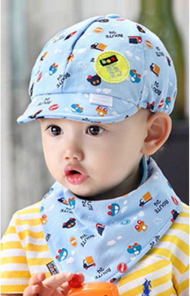 หมวกแก๊ป Baby car driver มาพร้อมผ้ากันเปื้อน หมวกแก๊ป Baby car driver มาพร้อมผ้ากันเปื้อน