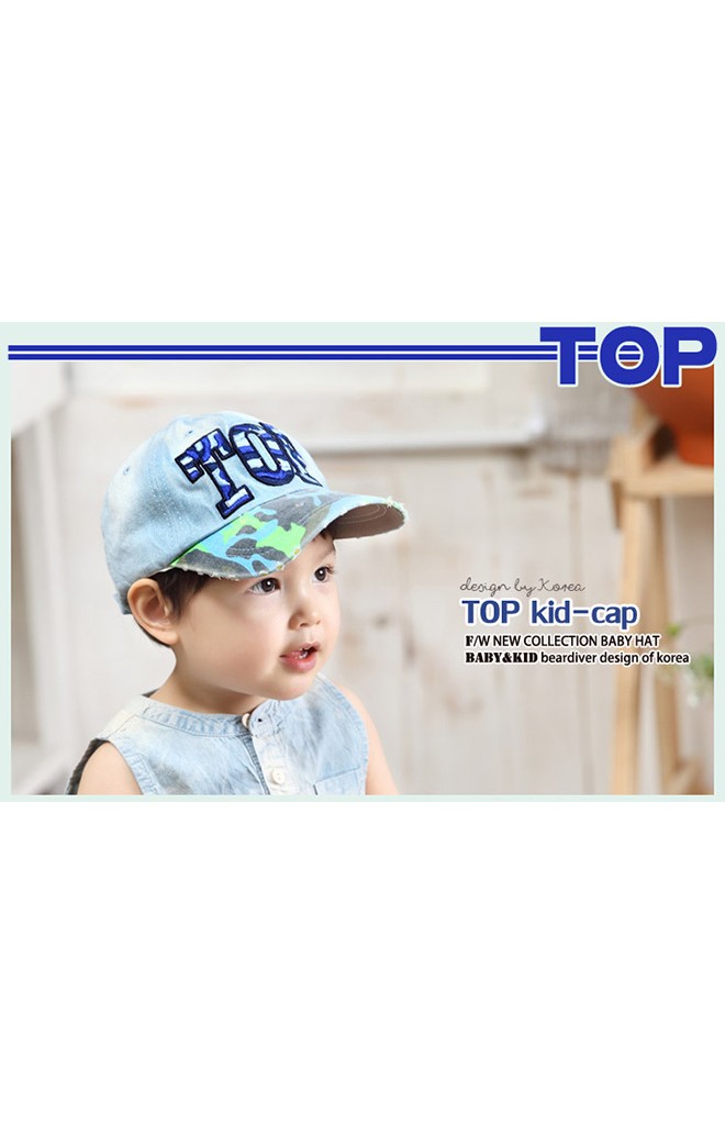 หมวกแก๊ปยีนส์ฟอก ปีกหมวกลายทหาร แต่งอักษร TOP จาก GZMM