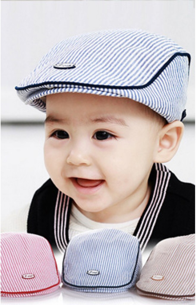 หมวกแฟลตแค๊ปเด็กลายทางแต่งกุ๊นขอบสีเข้ม ด้านหน้ามีกระดุม หมวกแฟลตแค๊ปเด็กลายทางแต่งกุ๊นขอบสีเข้ม ด้านหน้ามีกระดุม