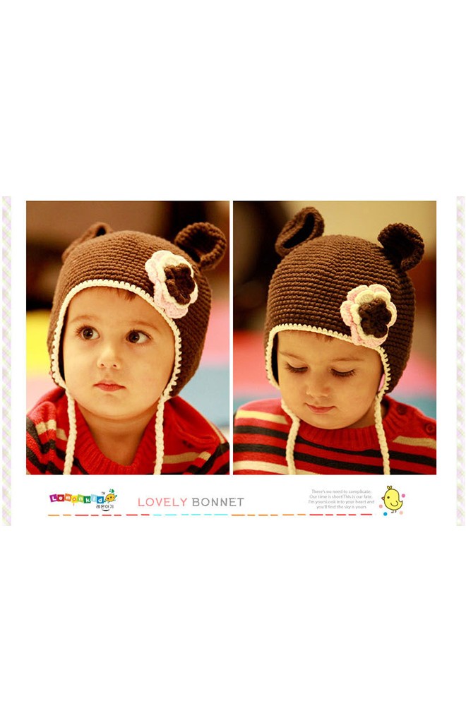 หมวกถักสีน้ำตาลเข้ม มีหูน่ารัก ด้านหน้าแต่งดอกไม้ถัก จาก Lemonkid