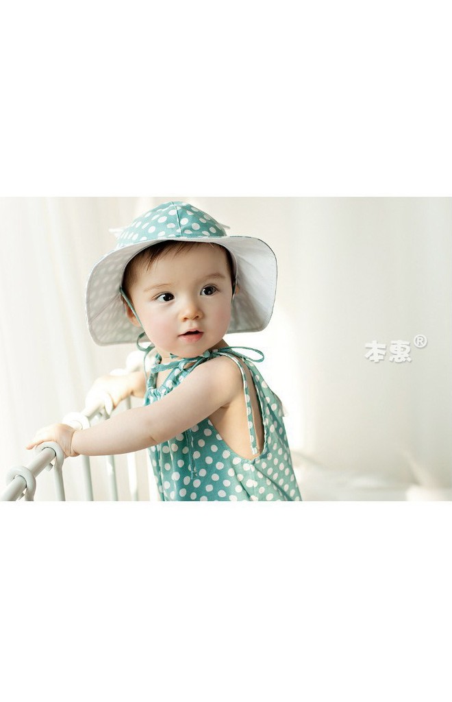 หมวกเด็กปีกกว้างลายจุด แต่งหูน่ารักๆ มีสายผูก
