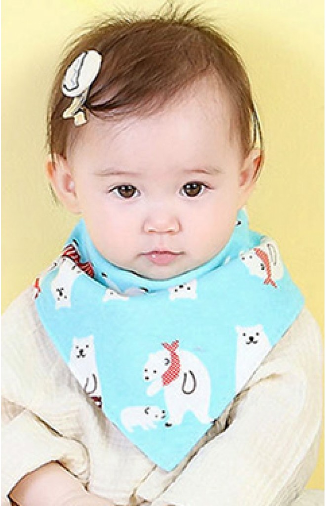 ผ้ากันเปื้อนสามเหลี่ยมใส่ได้ 2 ด้าน ลายหมีและลายจุด ผ้ากันเปื้อนสามเหลี่ยมใส่ได้ 2 ด้าน ลายหมีและลายจุด