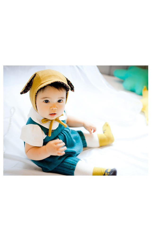 หมวกเด็กแต่งหู มีปีกหมวกเล็กๆ ด้านในผ้าลาย