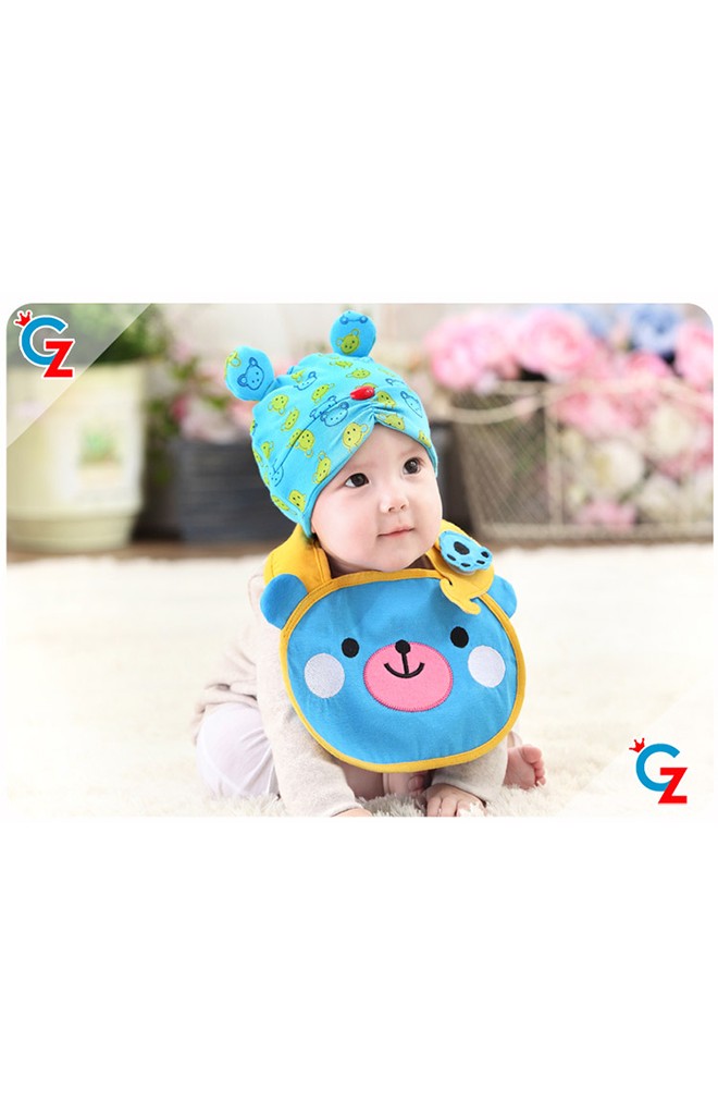 เซ็ตหมวกเด็กมาพร้อมผ้ากันเปื้อนลายหมี จาก GZMM