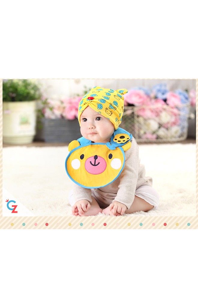 เซ็ตหมวกเด็กมาพร้อมผ้ากันเปื้อนลายหมี จาก GZMM