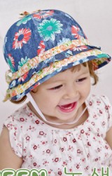 หมวกเด็กหญิงลายดอก ผ้ายีนส์เทียมฟอกสี Goodkid