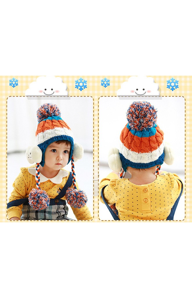 หมวกไหมพรมลายรุ้งสลับสี ด้านข้างหูแต่งตุ๊กตาเมฆน้อย ห้อยปอมปอม kocotree