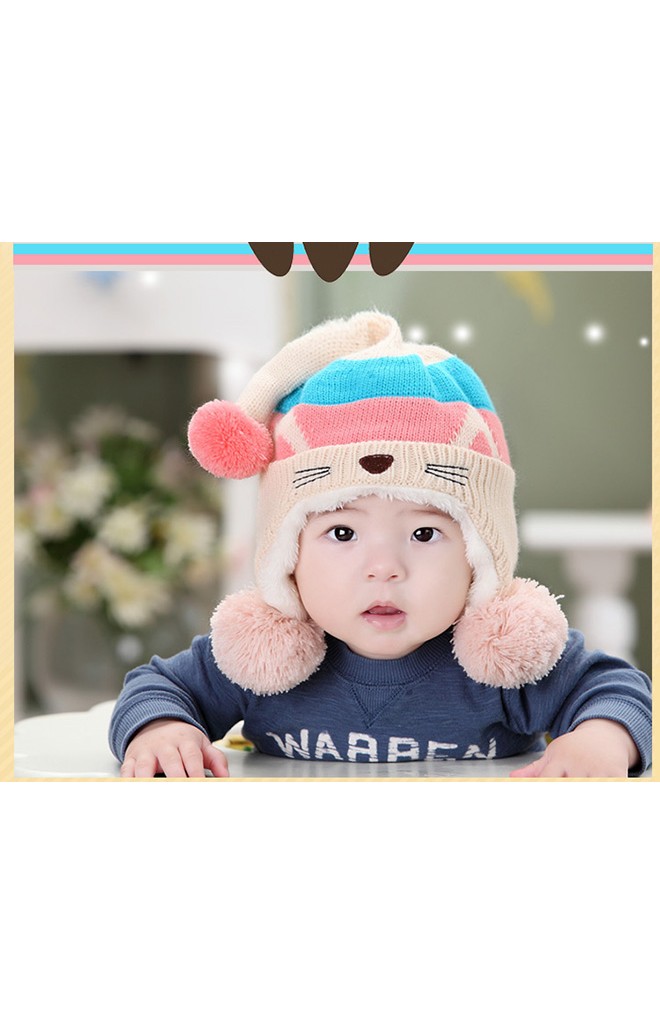 หมวกไหมพรมแมวเหมียว ด้านบนมีหางยาวและแต่งปอมปอม