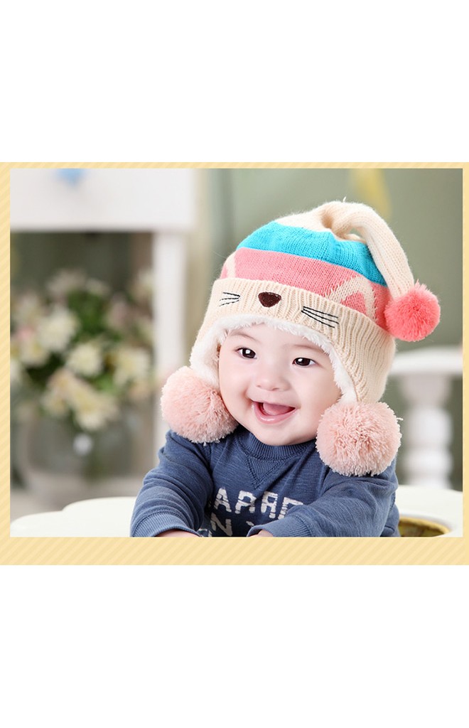 หมวกไหมพรมแมวเหมียว ด้านบนมีหางยาวและแต่งปอมปอม