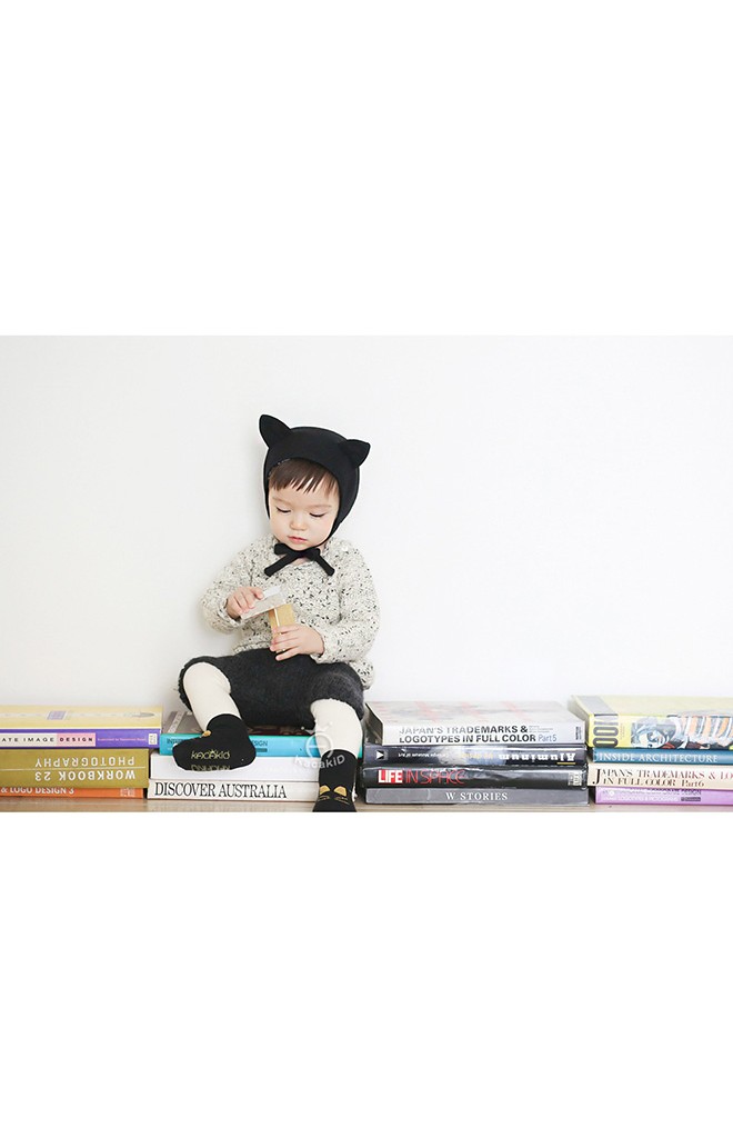 ถุงเท้าเด็กดีไซน์เป็นรูปแมวเหมียวน่ารัก มีกันลื่น