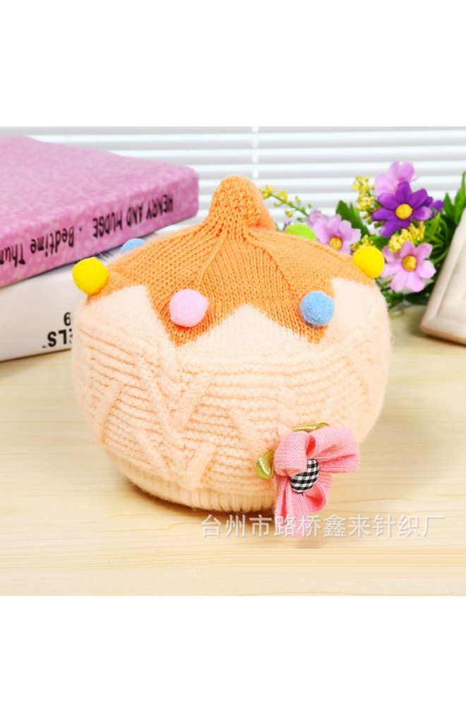 หมวกไหมพรมเด็กเล็ก มีหางยาวๆ ด้านบน แต่งดอกไม้น่ารัก