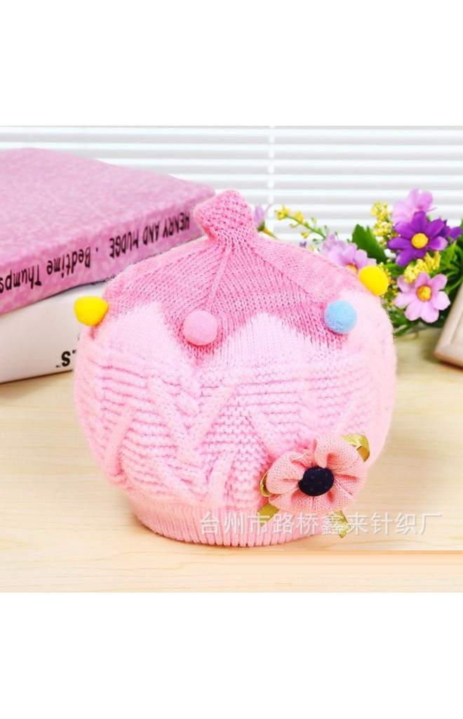 หมวกไหมพรมเด็กเล็ก มีหางยาวๆ ด้านบน แต่งดอกไม้น่ารัก