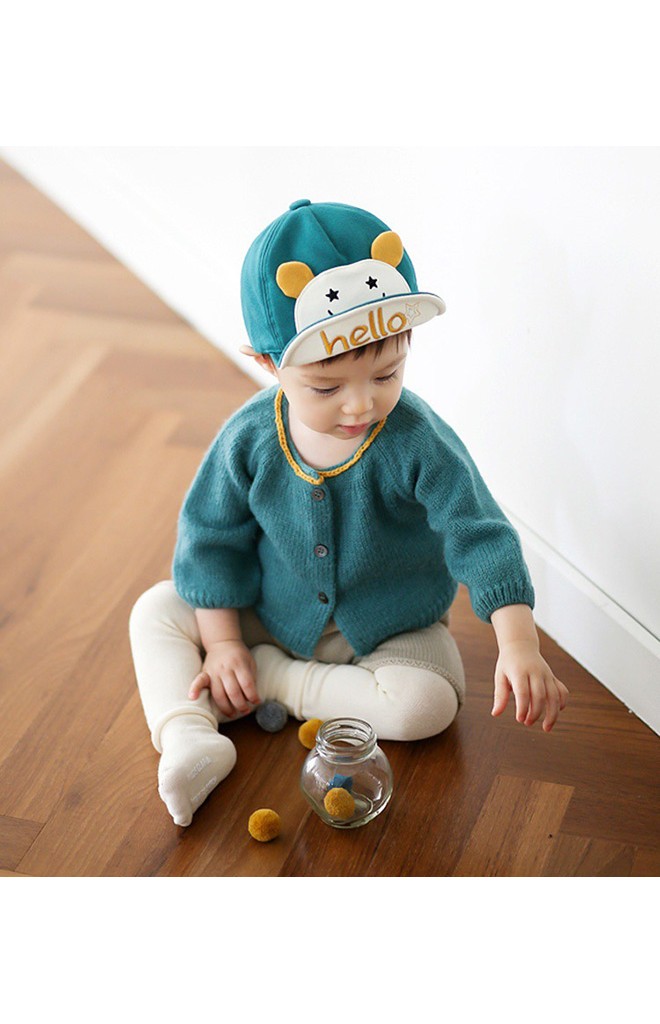 หมวกแก๊ปหมีแต่งหูน่ารัก ปีกหมวกด้านในปักอักษร hello