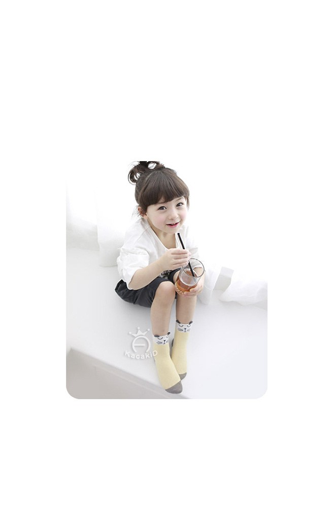 ถุงเท้าเด็กน่ารัก สีฟ้าลายหน้าจิ้งจอก สีเหลืองลายแมว