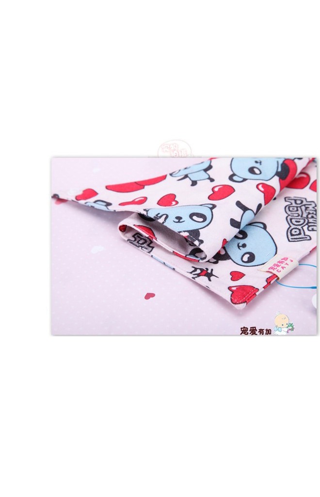 Microfiber Baby Bibs ผ้ากันเปื้อนสามเหลี่ยม สีขาว ลายหมีแพนด้า
