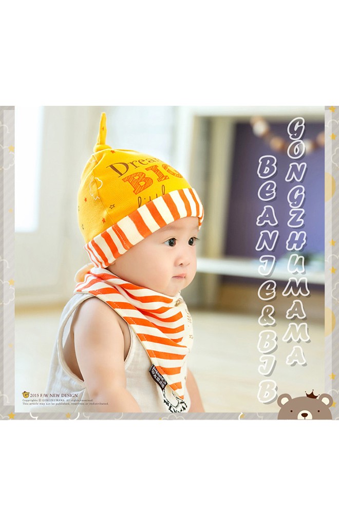 เซ็ตหมวกพร้อมผ้ากันเปื้อนลายพระจันทร์และดวงดาว จาก GZMM