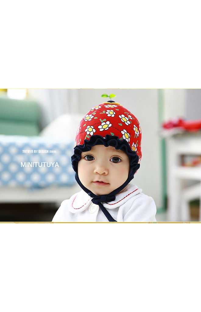 หมวกสาวน้อยลายดอกไม้ ระบายสีเข้มช่วงขอบหมวก จาก TUTUYA