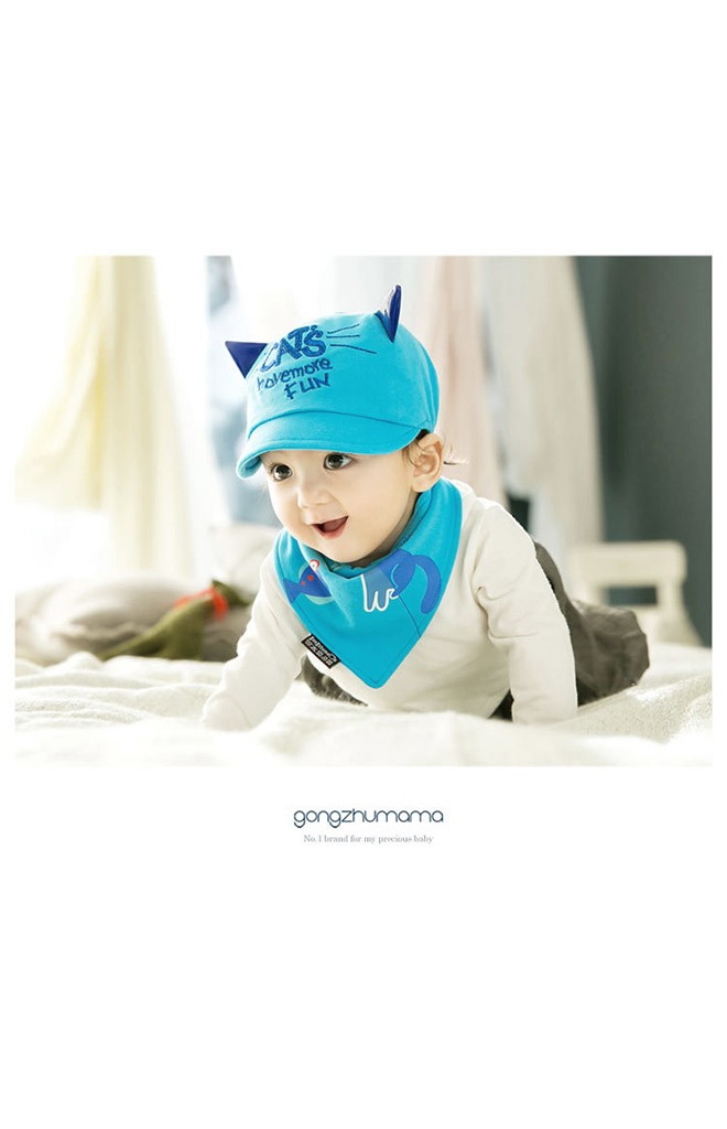 เซ็ตหมวกแก๊ปปักอักษร CATS มาพร้อมผ้ากันเปื้อนลายแมว จาก GZMM