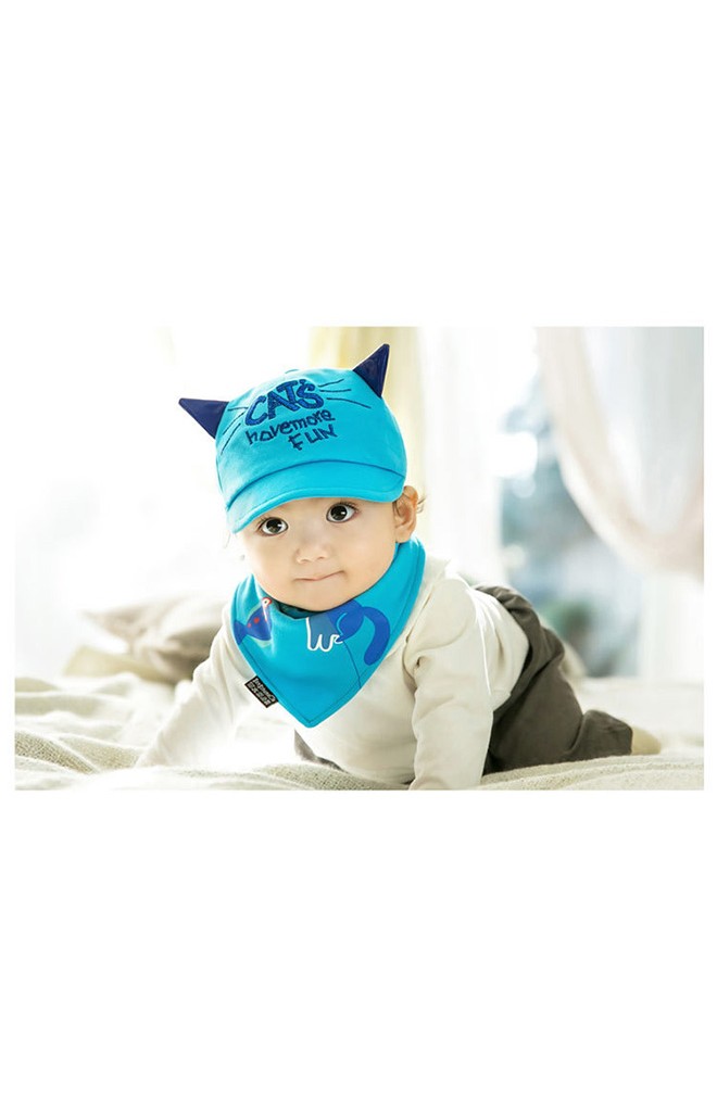 เซ็ตหมวกแก๊ปปักอักษร CATS มาพร้อมผ้ากันเปื้อนลายแมว จาก GZMM