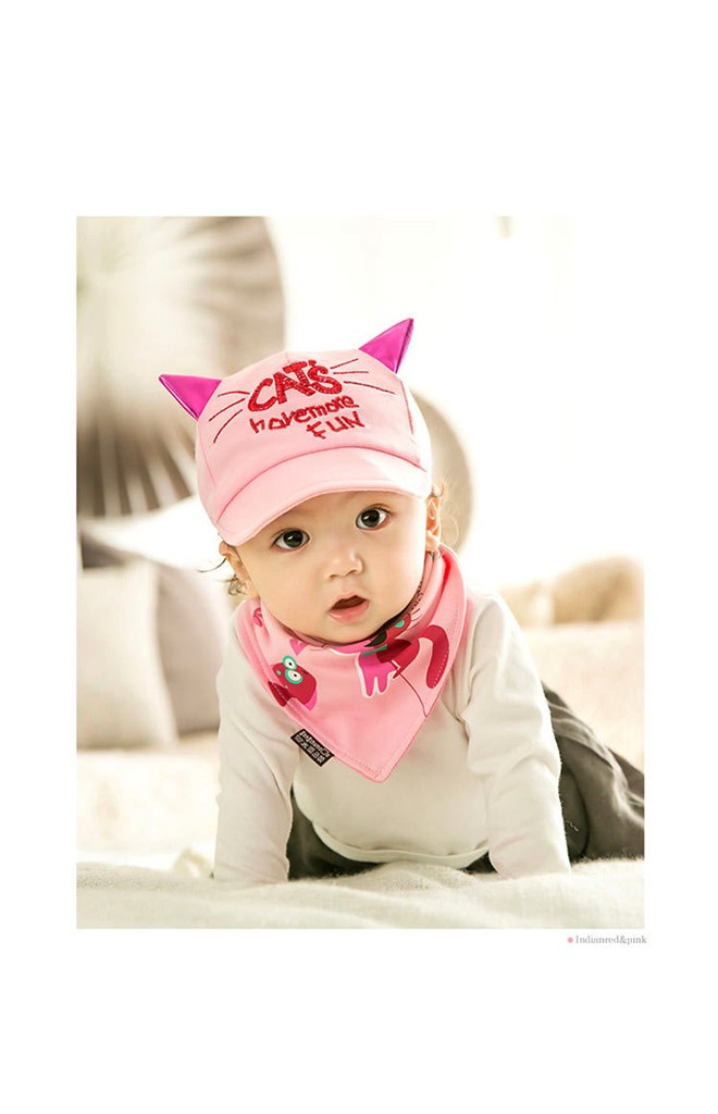 เซ็ตหมวกแก๊ปปักอักษร CATS มาพร้อมผ้ากันเปื้อนลายแมว จาก GZMM