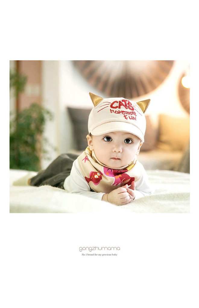 เซ็ตหมวกแก๊ปปักอักษร CATS มาพร้อมผ้ากันเปื้อนลายแมว จาก GZMM