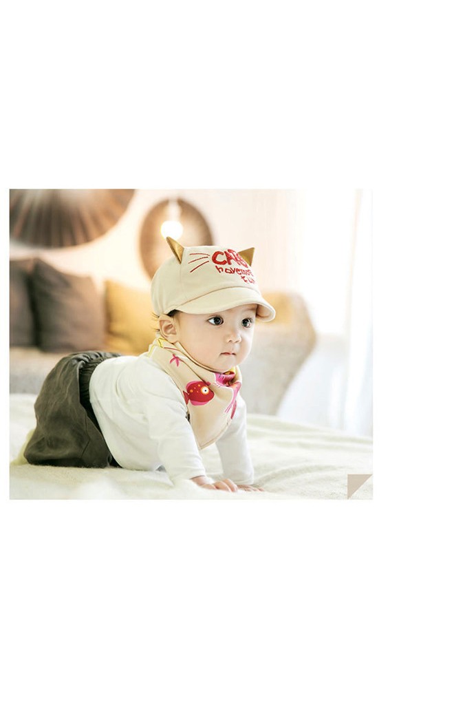 เซ็ตหมวกแก๊ปปักอักษร CATS มาพร้อมผ้ากันเปื้อนลายแมว จาก GZMM