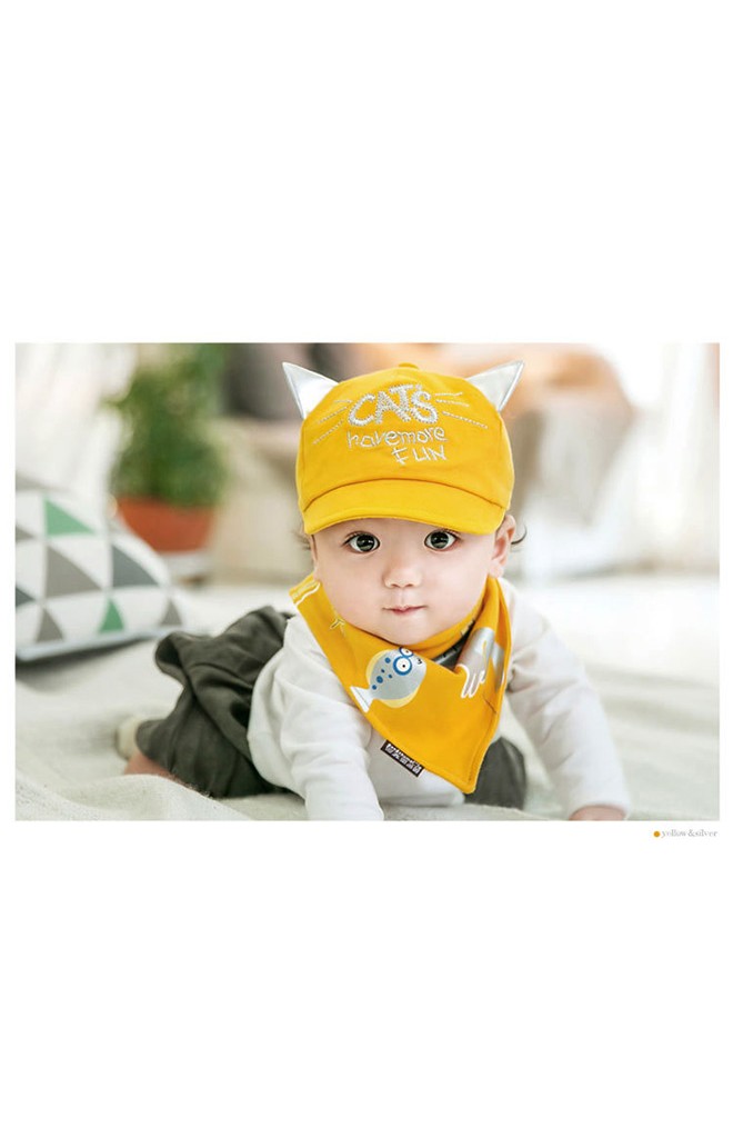 เซ็ตหมวกแก๊ปปักอักษร CATS มาพร้อมผ้ากันเปื้อนลายแมว จาก GZMM