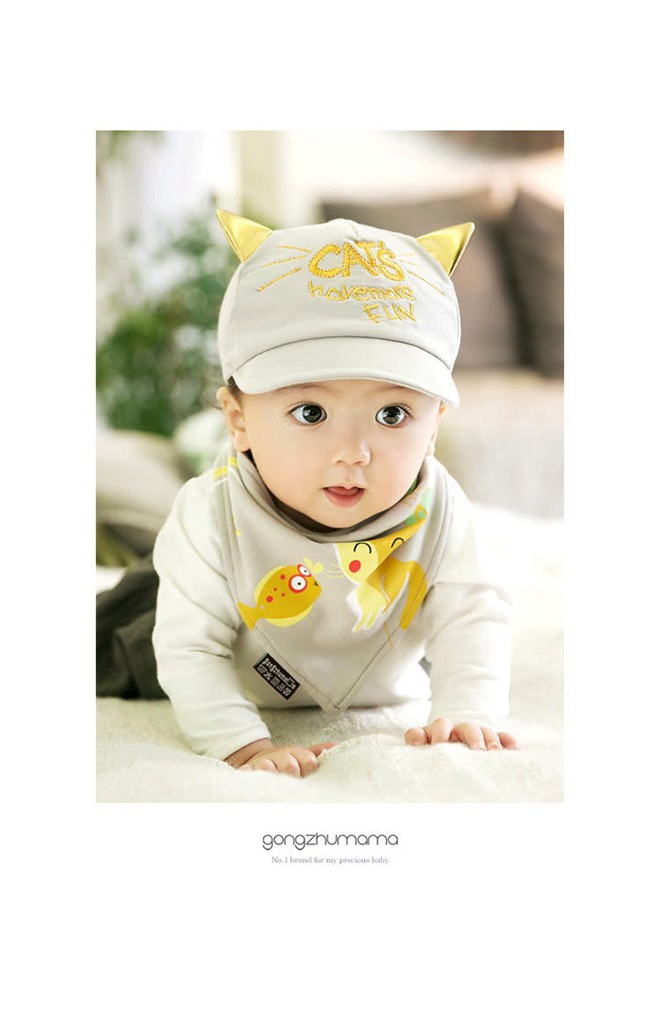 เซ็ตหมวกแก๊ปปักอักษร CATS มาพร้อมผ้ากันเปื้อนลายแมว จาก GZMM