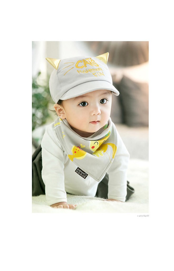 เซ็ตหมวกแก๊ปปักอักษร CATS มาพร้อมผ้ากันเปื้อนลายแมว จาก GZMM
