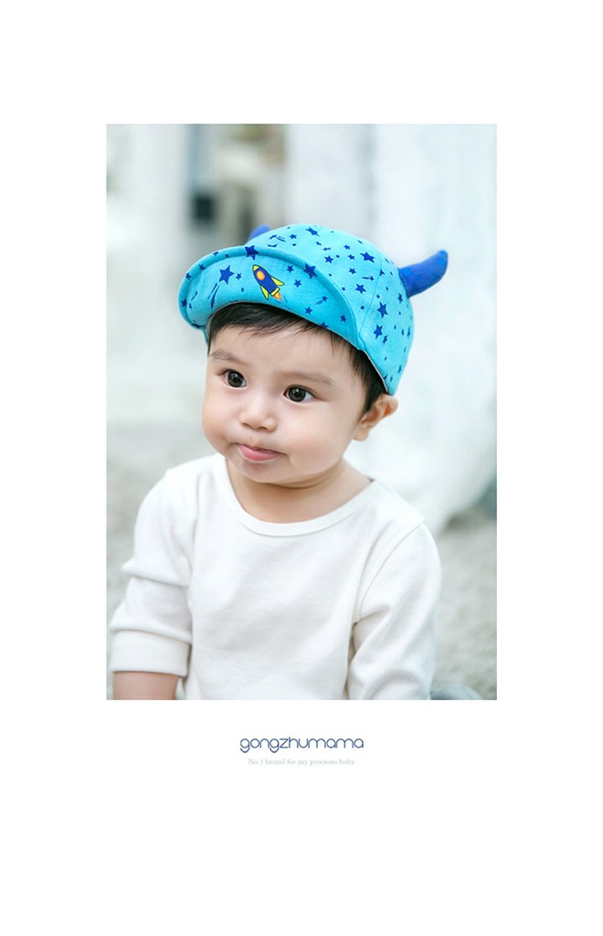 หมวกแก๊ปแต่งเขาเท่ๆ ลายจรวดท่องอวกาศ GZMM