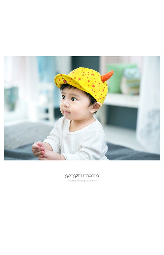 หมวกแก๊ปแต่งเขาเท่ๆ ลายจรวดท่องอวกาศ GZMM