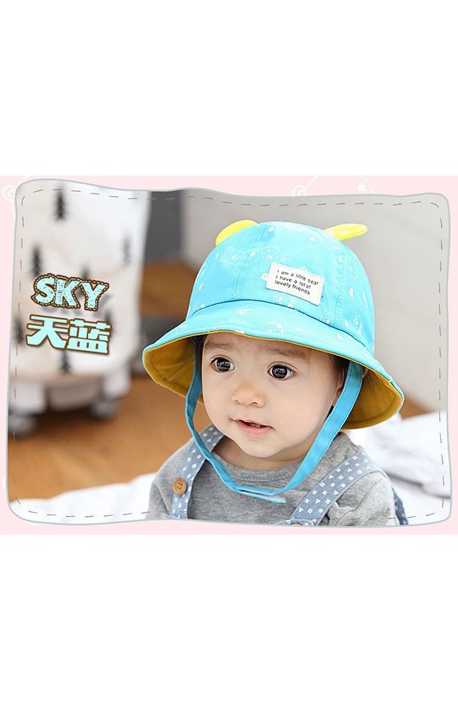 หมวกปีกรอบลายหมีแต่งหู ตัดด้วยปีกหมวกด้านในสีพื้น