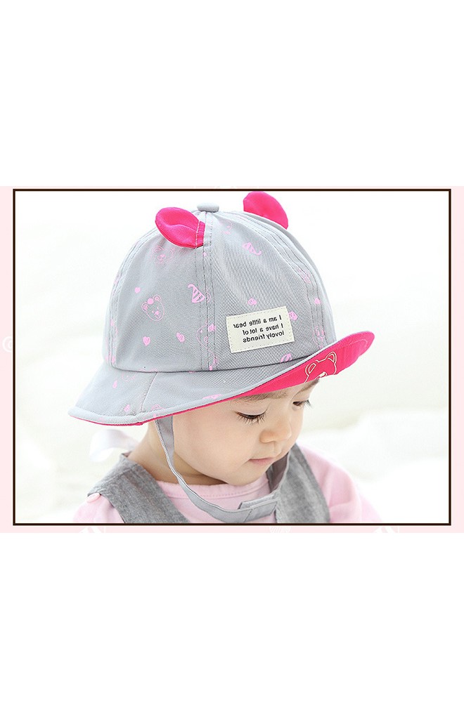 หมวกปีกรอบลายหมีแต่งหู ตัดด้วยปีกหมวกด้านในสีพื้น