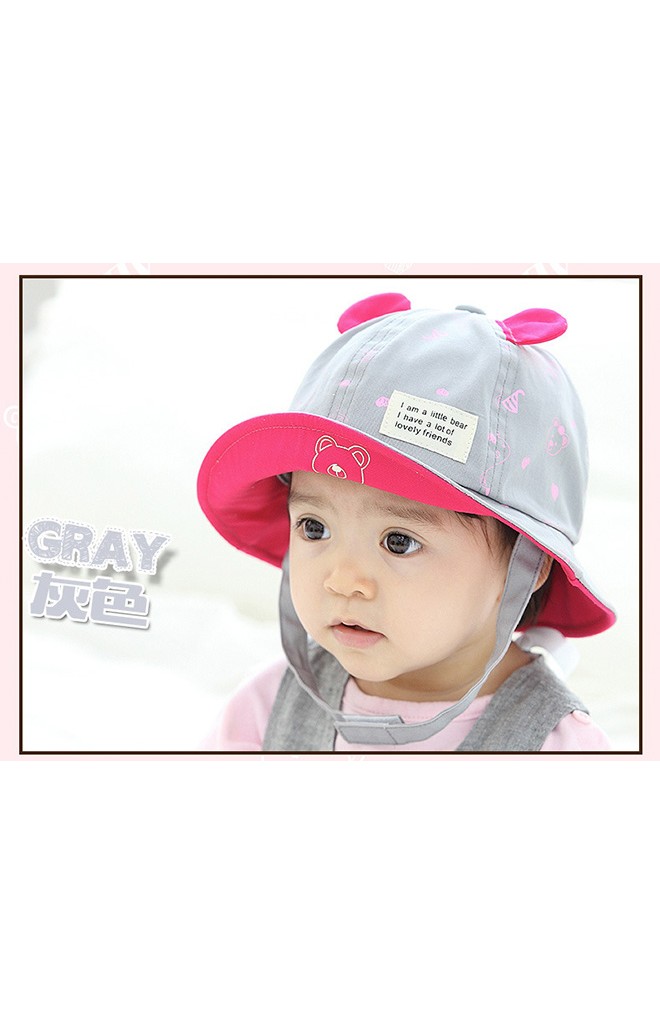 หมวกปีกรอบลายหมีแต่งหู ตัดด้วยปีกหมวกด้านในสีพื้น