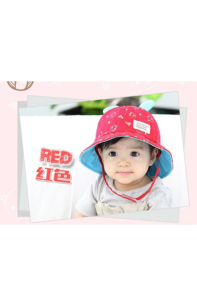 หมวกปีกรอบลายหมีแต่งหู ตัดด้วยปีกหมวกด้านในสีพื้น