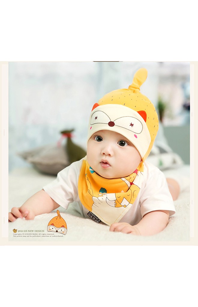 เซ็ตหมวกเด็กเล็กลายหน้าจิ้งจอกมาพร้อมผ้ากันเปื้อนสามเหลี่ยม จาก GZMM