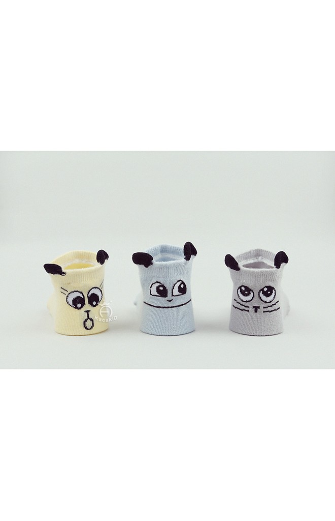 ถุงเท้าเด็กหน้าแมวตาโต แบบมีกันลื่น จาก kacakid