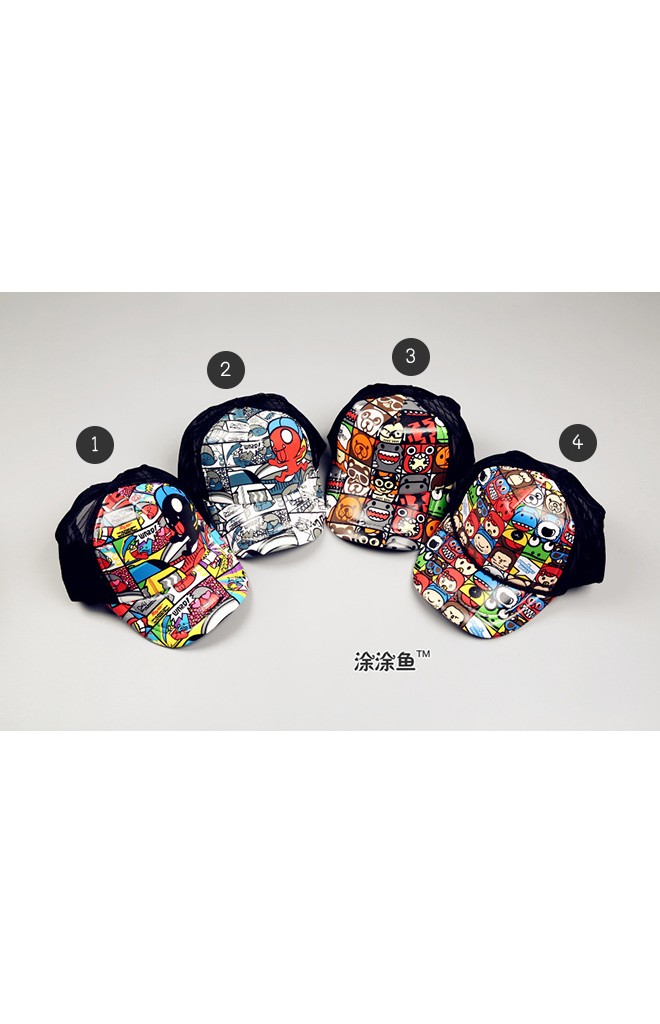 หมวกแก๊ปลายการ์ตูนสีสันสดใส ด้านหลังเป็นผ้าตาข่ายสีดำ