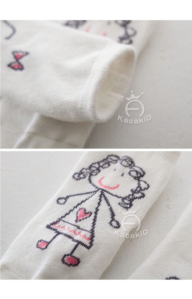 ถุงเท้าเด็กสีขาวลาย Girl และ Boy
