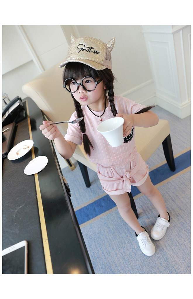 หมวกแก๊ปมีเขาแต่งเลื่อม ปักอักษร ด้านหลังเป็นตาข่าย