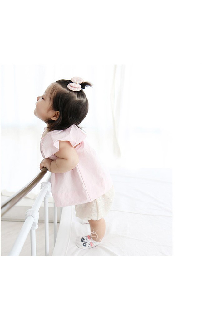 ถุงเท้าเด็กตาโตแต่งคิ้วสี แบบสั้น มีกันลื่น ยี่ห้อ kacakid