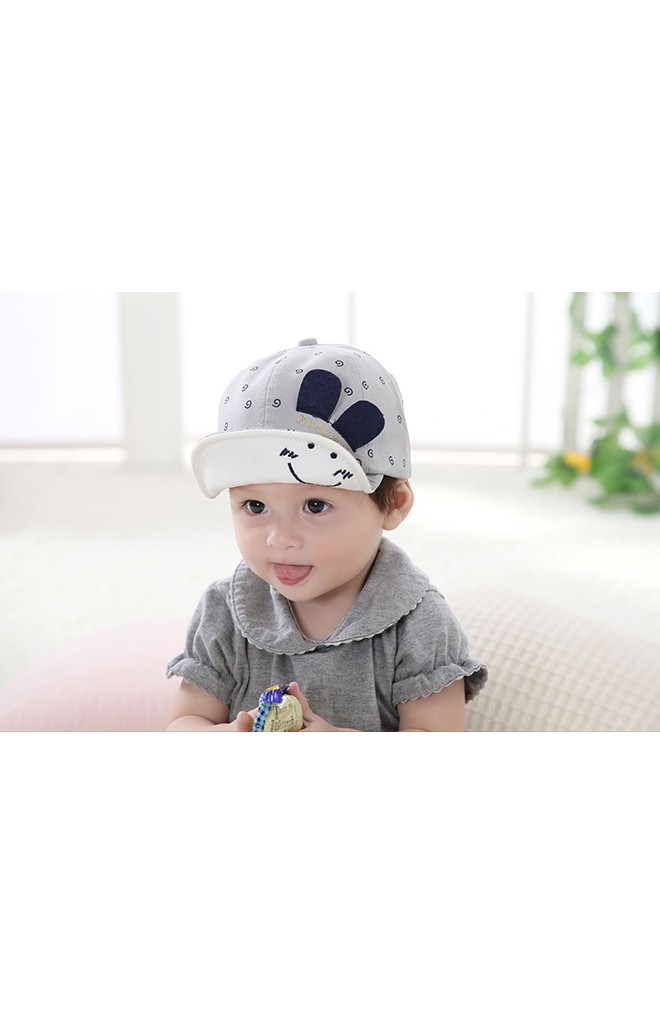 หมวกแก๊ปเด็กแต่งหูกระต่ายเล็ก ปีกหมวกพับขึ้นเป็นหน้ายิ้ม