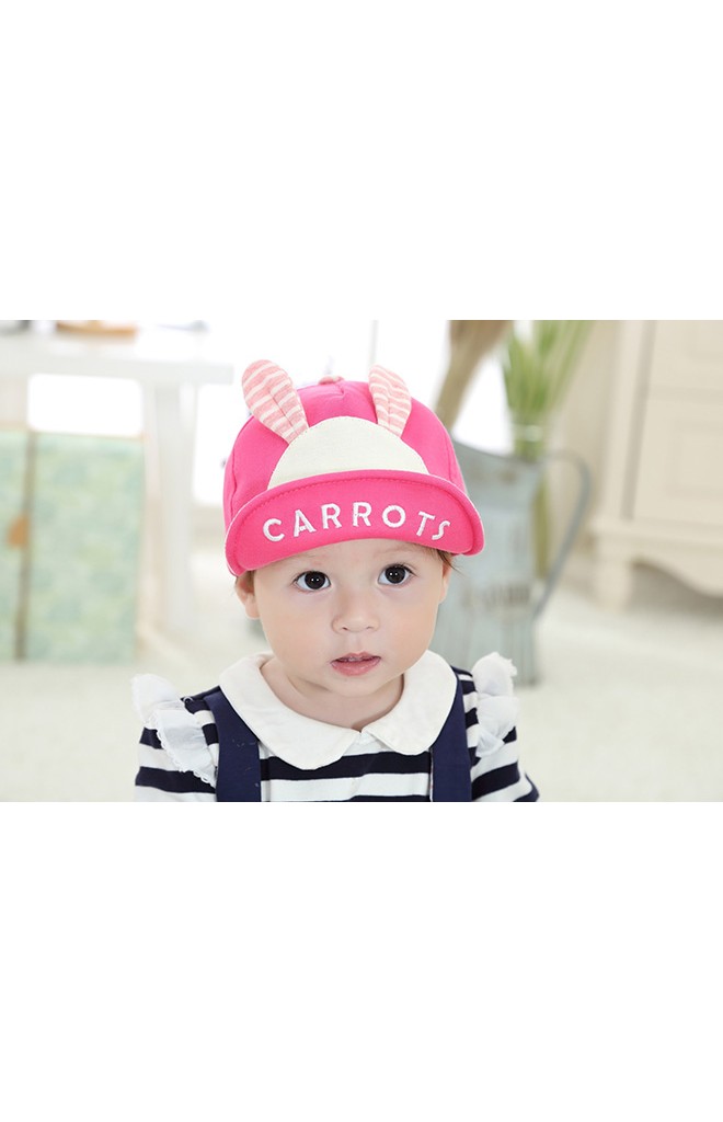 หมวกแก๊ปเด็กหน้ากระต่ายน้อย ปักอักษร CARROTS