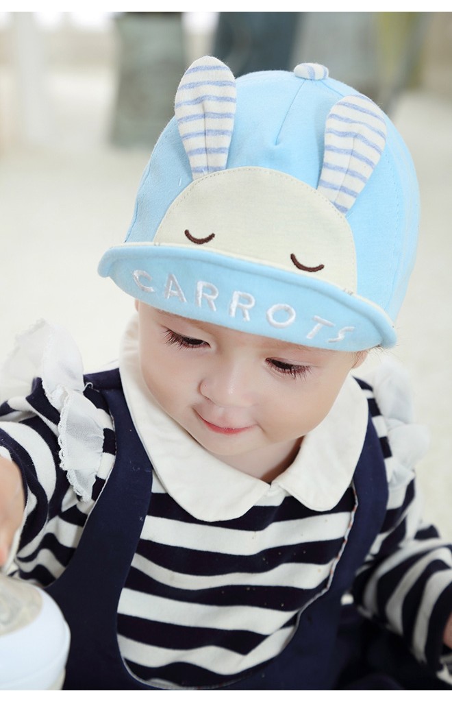 หมวกแก๊ปเด็กหน้ากระต่ายน้อย ปักอักษร CARROTS