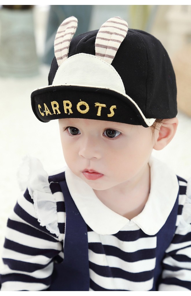 หมวกแก๊ปเด็กหน้ากระต่ายน้อย ปักอักษร CARROTS