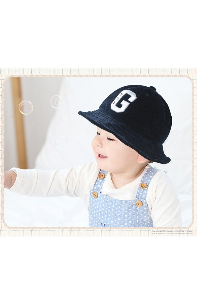 หมวกเด็กทรงบักเก็ต ผ้าลูกฝูก ปักอักษร G จาก GZMM
