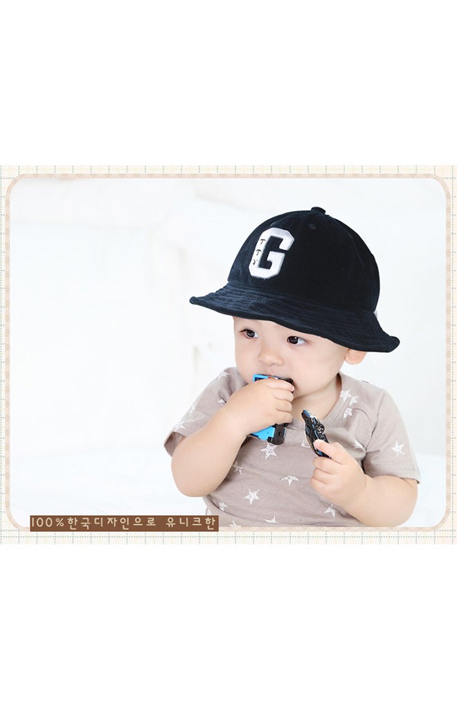 หมวกเด็กทรงบักเก็ต ผ้าลูกฝูก ปักอักษร G จาก GZMM