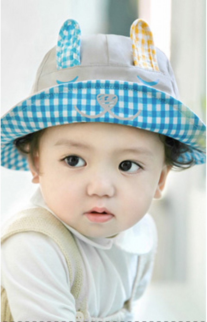 หมวกบักเก็ตหน้ากระต่ายน้อย แต่งผ้าลายสก๊อต จาก GZMM หมวกบักเก็ตหน้ากระต่ายน้อย แต่งผ้าลายสก๊อต จาก GZMM