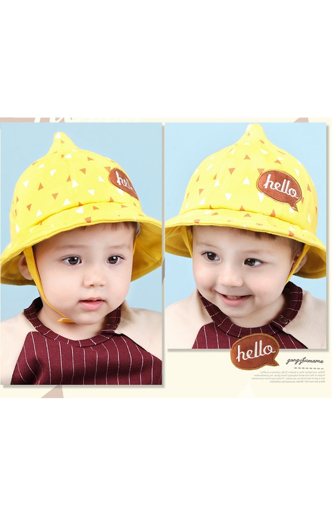 หมวกปีกรอบยอดแหลมลายสามเหลี่ยม ปัก hello จาก GZMM